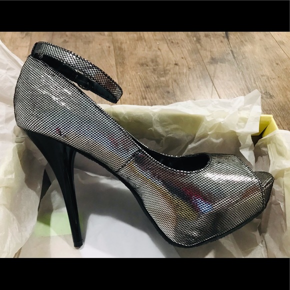 diba New Kailas in Shimmering Silver - Picture 10 of 14